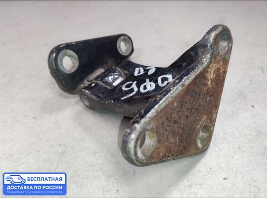 Петля крышки багажника на Opel Frontera B
