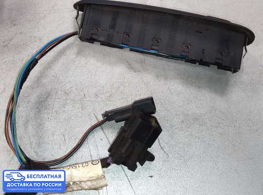 Кнопки стеклоподьемника на Opel Omega B