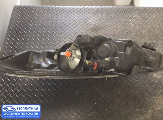 Фара передняя на Peugeot 207