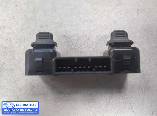 Кнопки стеклоподьемника на Jeep Cherokee II / Liberty (KJ)