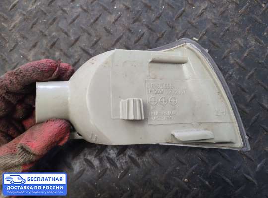 Поворотник передний на Opel Astra F