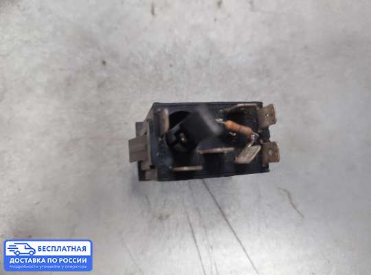 Кнопка аварийной остановки на Volkswagen Passat B2 (32B)