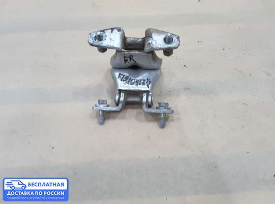 Петля двери на Mitsubishi Mirage CJO