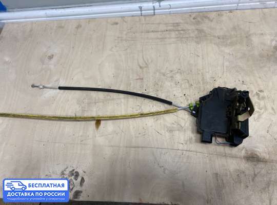 Замок боковой двери на Audi A6 (C5)