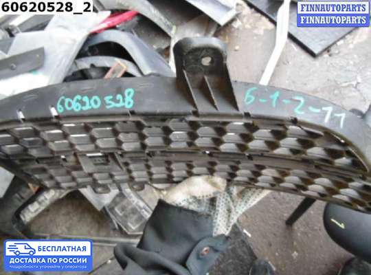 Решетка (заглушка) бампера на Volkswagen Touareg I (7L)