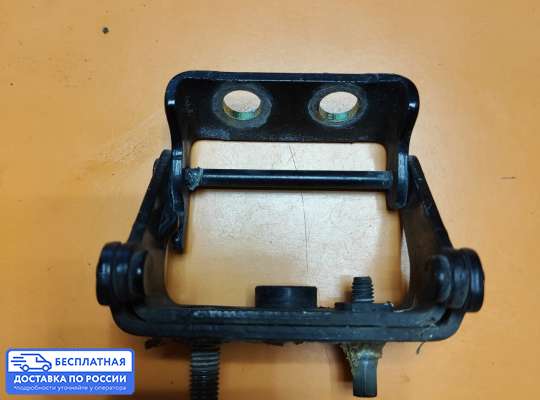 Петля крышки багажника на Mazda Tribute I