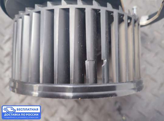 Мотор отопителя на BMW 4 (F32/F33/F36)