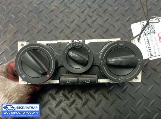 Блок управления печкой на Volkswagen Golf IV (1J)