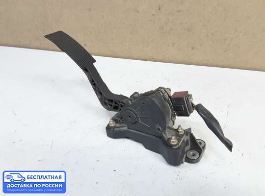 Педальный узел (педаль) на Nissan Navara / PickUp (D40)