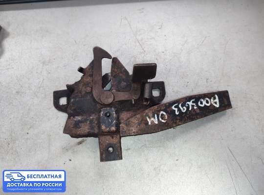Замок капота на Opel Monterey A