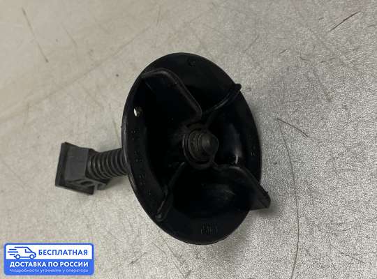 Кронштейн запасного колеса на Opel Astra G / Classic
