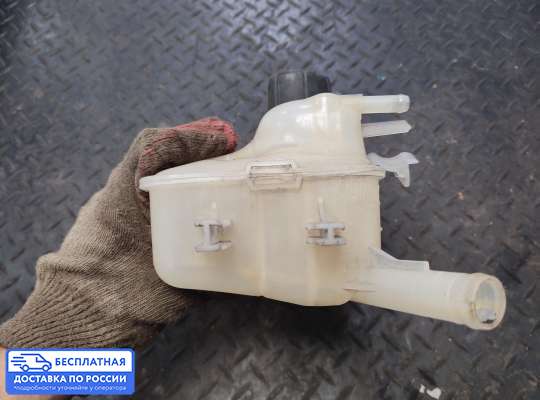 Бачок расширительный на Renault Fluence
