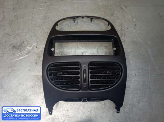 Консоль салона на Peugeot 206