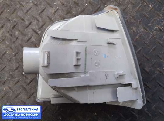Поворотник передний на Audi 100 (44Q, C3)