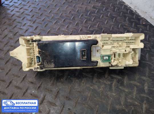 Блок предохранителей на Mazda 323 (BA) 323C/ 323F/ 323S/ 323P