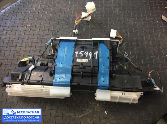 Щиток приборов на Toyota Prius II