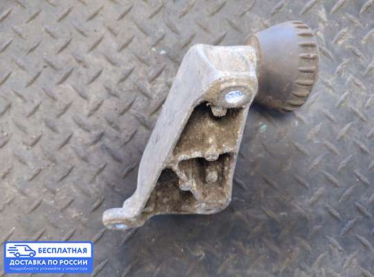 Кронштейн ДВС (лапа) на Audi A6 (C4)