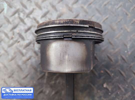 Поршневая группа (поршень, шатун) на Mercedes-Benz C (W202)