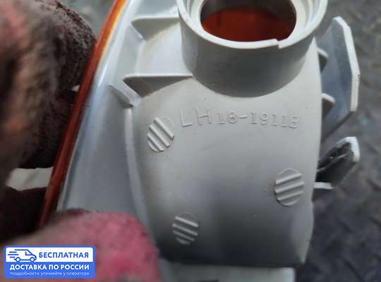 Поворотник передний на Audi 100 (44Q, C3)