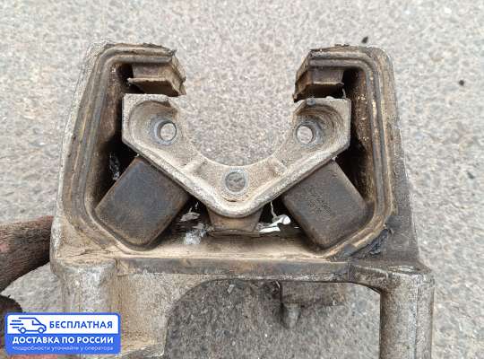 Подушка КПП на Opel Vectra B