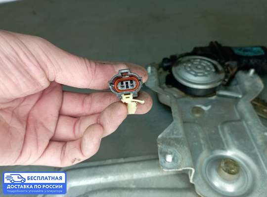 Стеклоподъемник электрический на Kia Rio I (DC)