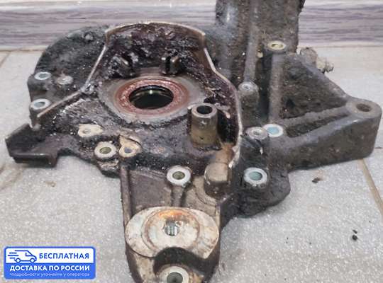 Крышка двигателя боковая на Mitsubishi Carisma
