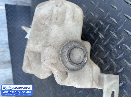 Бачок омывателя на Volkswagen Golf IV (1J)