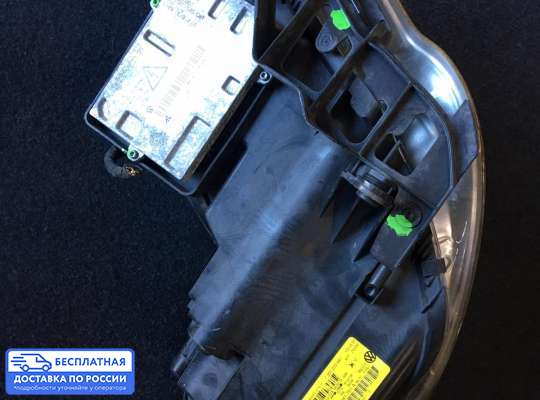 Фара передняя на Volkswagen Touran I (1T)