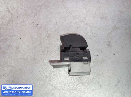 Кнопки стеклоподьемника на Audi A3 (8L)