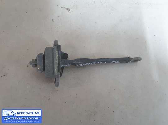 Ограничитель двери на Mitsubishi Carisma