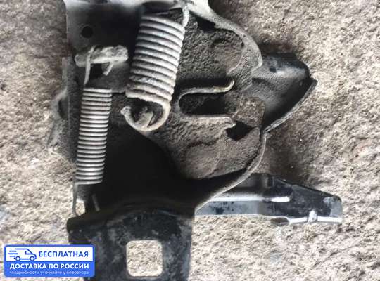Замок капота на Jeep Cherokee II / Liberty (KJ)