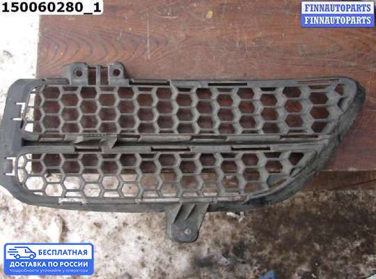 Решетка (заглушка) бампера на Volkswagen Touareg I (7L)