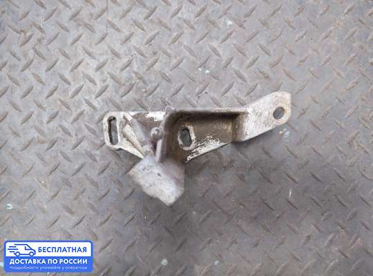 Кронштейн прочее на Volkswagen Passat B3 (35i)