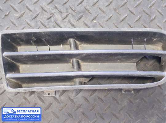 Решетка (заглушка) бампера на Volkswagen Golf IV (1J)