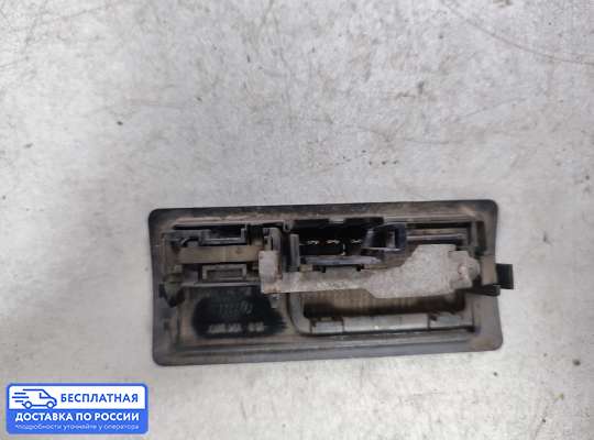 Фонарь салона (плафон) на Volkswagen Passat B3 (35i)
