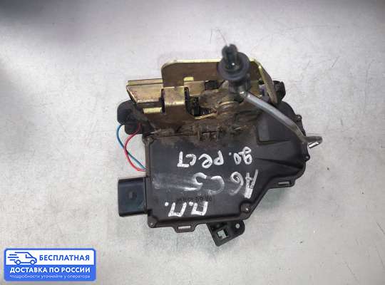 Замок боковой двери на Audi A6 (C5)
