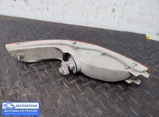 Фонарь габаритный в бампер на Toyota Corolla 7 (E100)