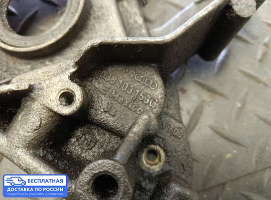 Крышка двигателя боковая на Volkswagen Passat B5 (3B)