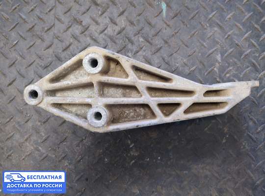 Кронштейн КПП на Opel Vectra B