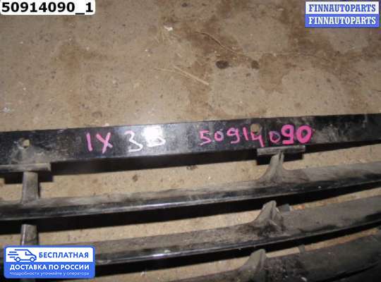 Решетка (заглушка) бампера на Hyundai ix35 I / Tucson II (LM)