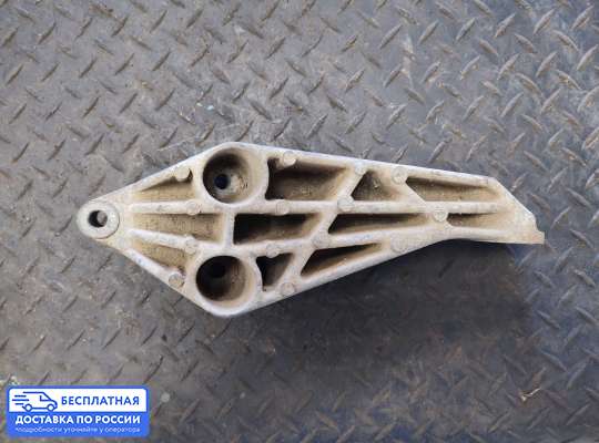 Кронштейн КПП на Opel Vectra B