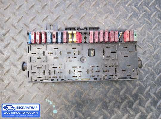 Блок предохранителей на Volkswagen Passat B2 (32B)