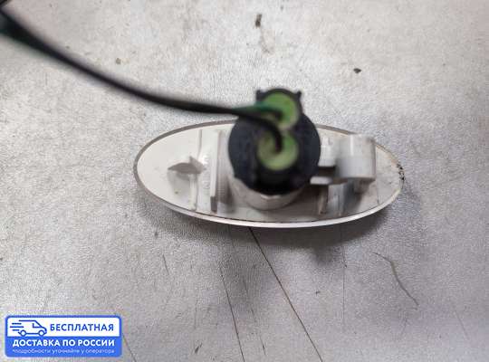 Повторитель поворота в крыло на Nissan Micra (K12)