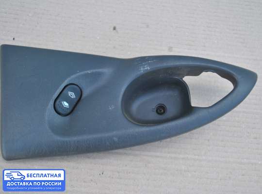 Кнопки стеклоподьемника на Ford Focus I