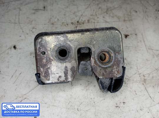 Замок багажника на Volkswagen Polo Mk3 (6N/6KV)