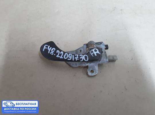 Ручка двери внутренняя на Mitsubishi Carisma