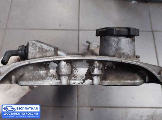 Крышка клапанная (крышка головки блока) на Mitsubishi Carisma