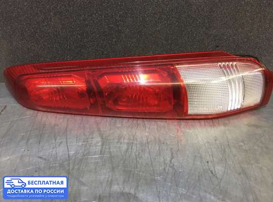 Фонарь задний на Nissan X-Trail I (T30)