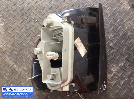 Фонарь задний на Volkswagen Fox (5Z)