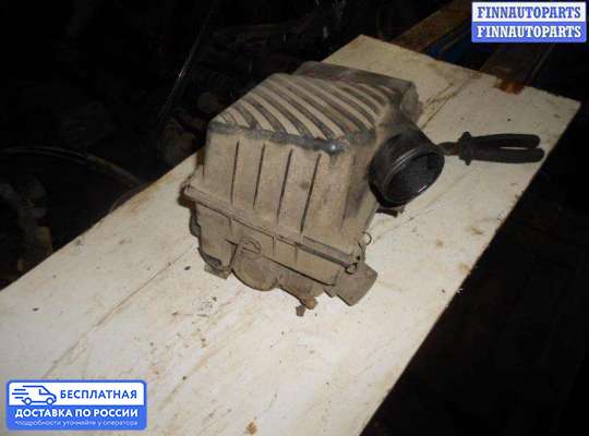 Корпус воздушного фильтра на Volkswagen Passat B3 (35i)